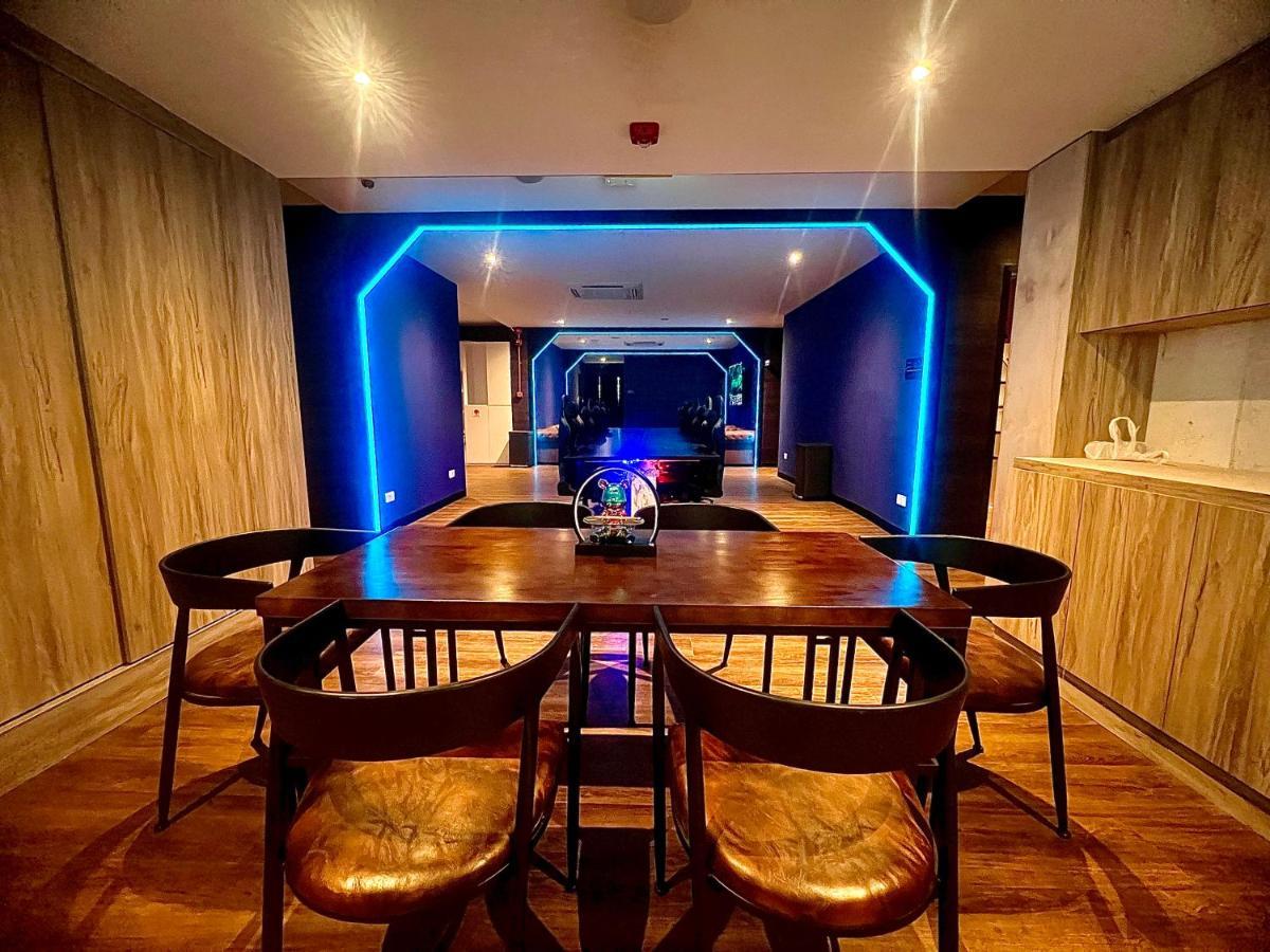 Arena Esports @ Orchard Hotel Singapore Exterior photo